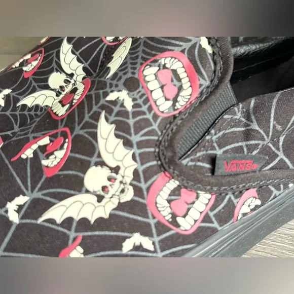 Vans Classic Slip-On Glow Frights Black Glow In The Dark Size 12 NWOT - Picture 3 of 9